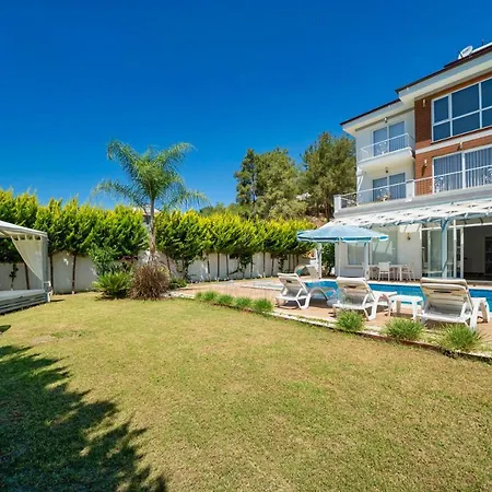 Large With A Private Pool Villa *
