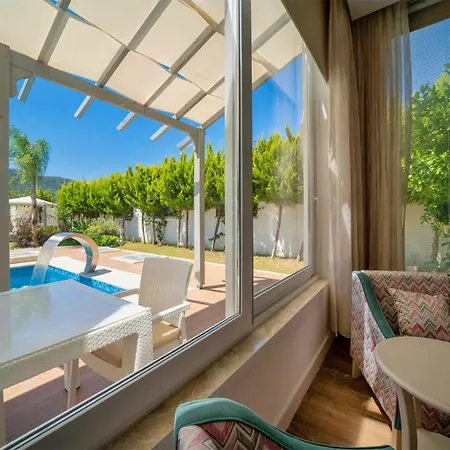 Large With A Private Pool Villa *