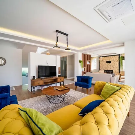 Large With A Private Pool *