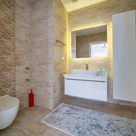 Large With A Private Pool Villa *
